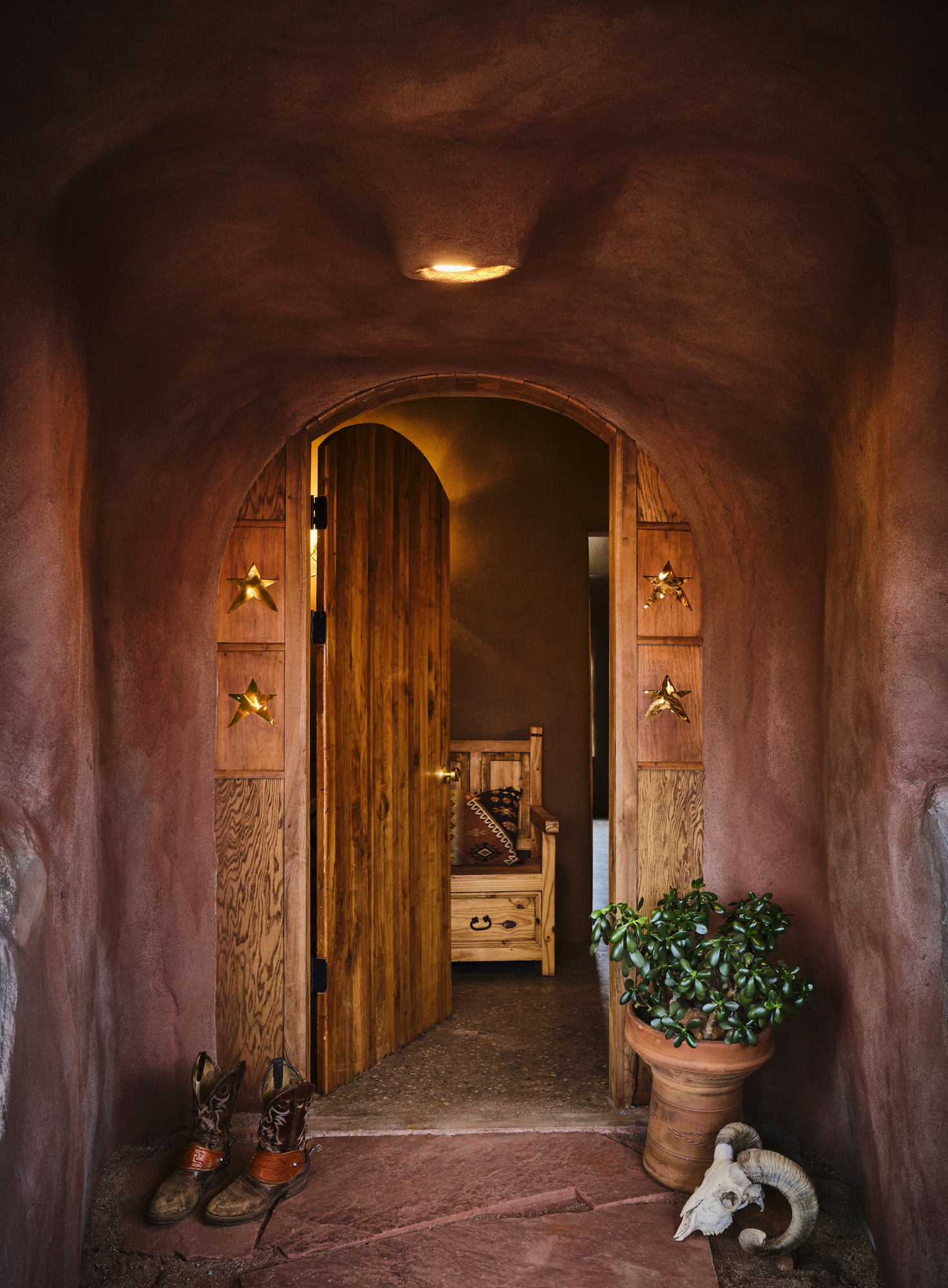 coyote house, home in the desert shaped like an animal's head