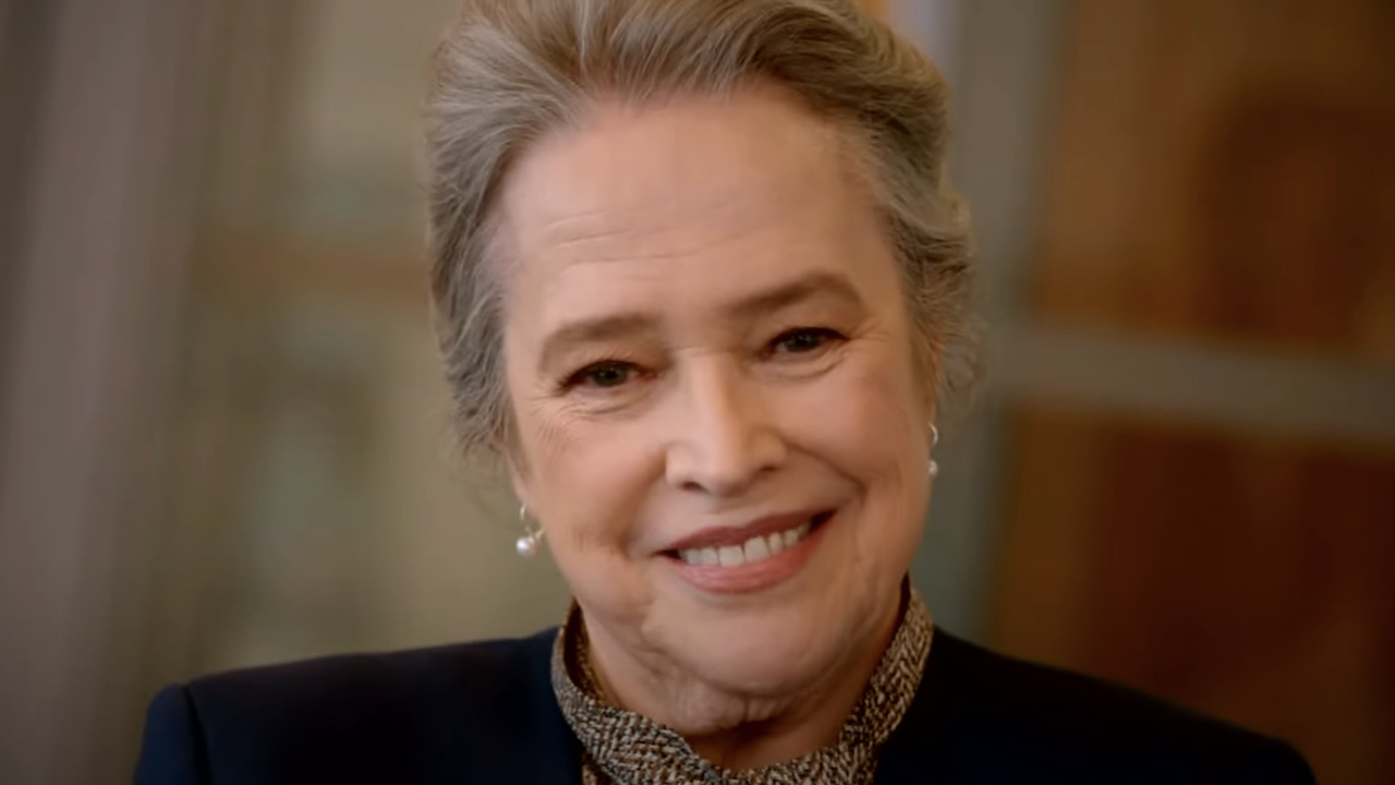 Kathy Bates Always Thought She Didn’t Thank Her Mother In Her Oscars Speech, And The Emotional Video Of Her Realizing She Did Has Me In My Feelings