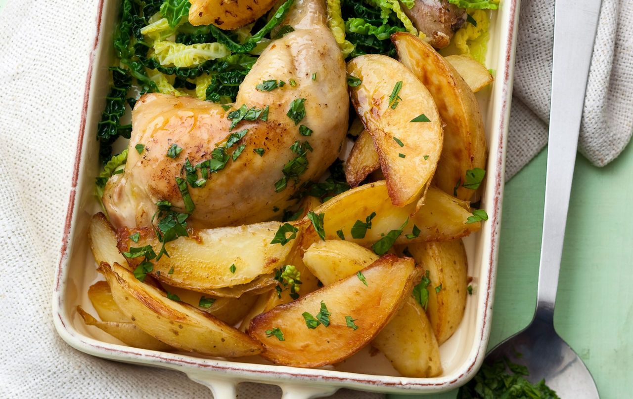 Roast chicken with potato wedges