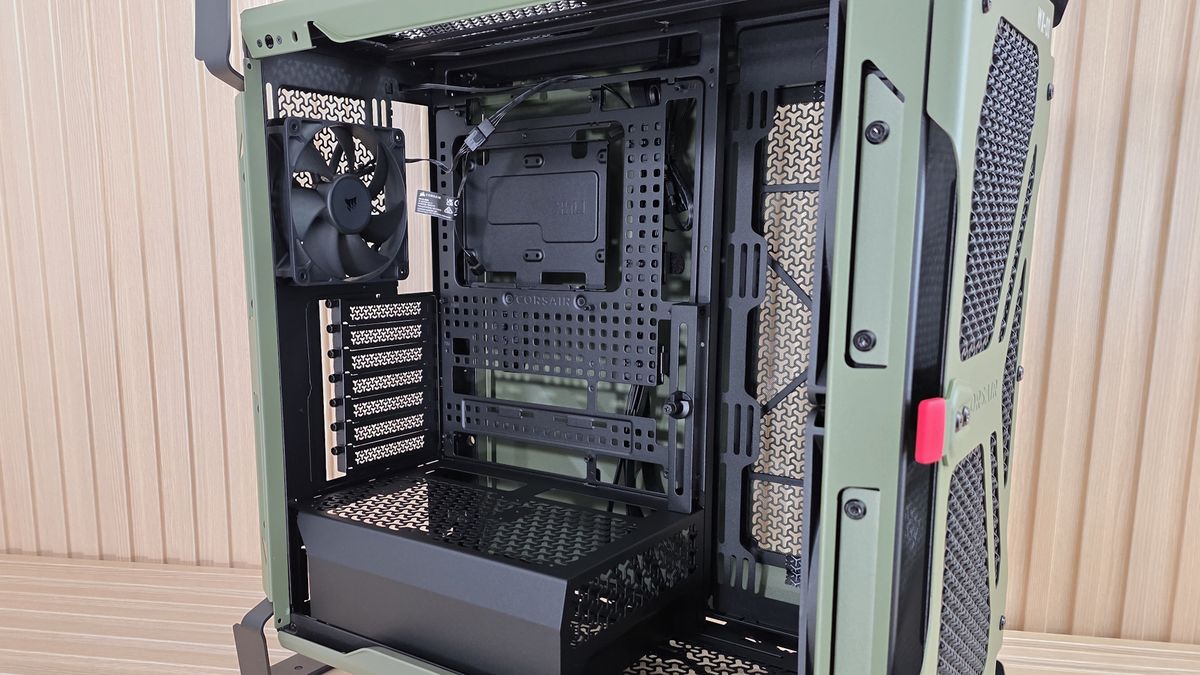 Corsair Warthog RS - Inside