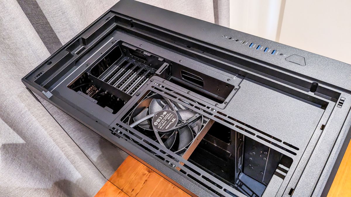 Thermaltake CTE C750 top view