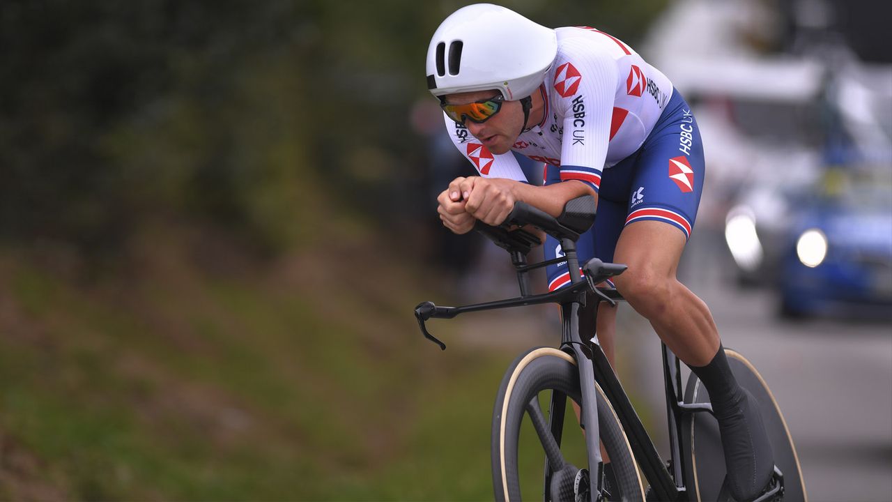 Alex Dowsett blacked out time trial bike