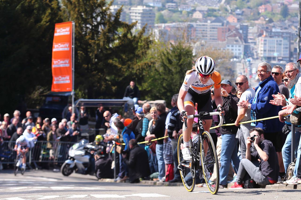 Anna van der Breggen (Rabo Liv) on the final slopes of the Mur de Huy