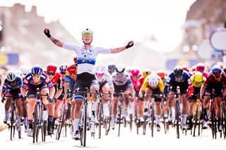 In Flanders Fields Women LIVE - A hat trick for Lorena Wiebes or is the world's best sprinter vulnerable?