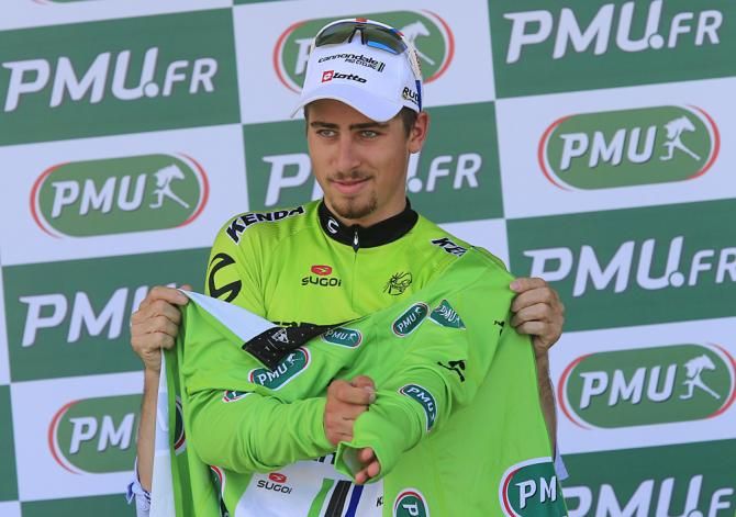 Peter Sagan (Cannondale) dons the green jersey