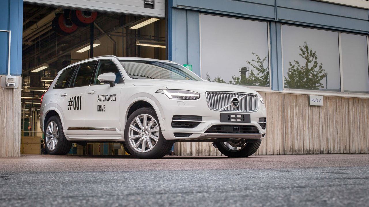 Volvo self driving cars