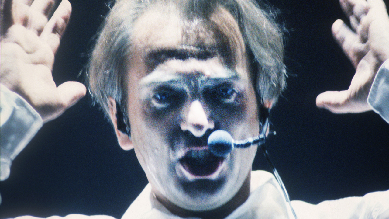 Peter Gabriel, Flanders Expo, Gent, Belgium, 30th April 1993. (Photo by Gie Knaeps/Getty Images)