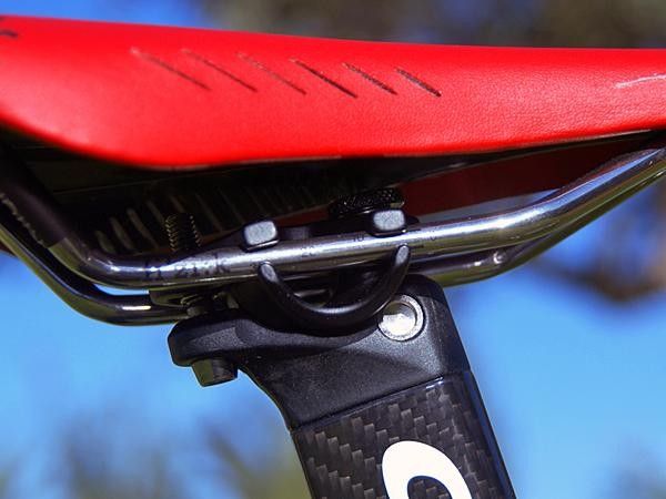 The two-bolt seatpost head holds tight and cleverly integrates both 10mm and 23mm offsets without having to swap parts.