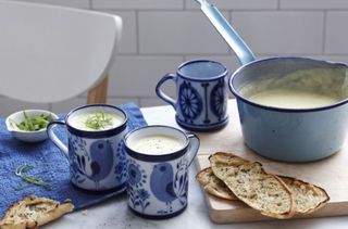Low calorie lunch ideas: Leek and potato soup with peas