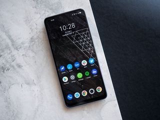 Android 12 Alacak Cihazlar Realme X7 incelemesi