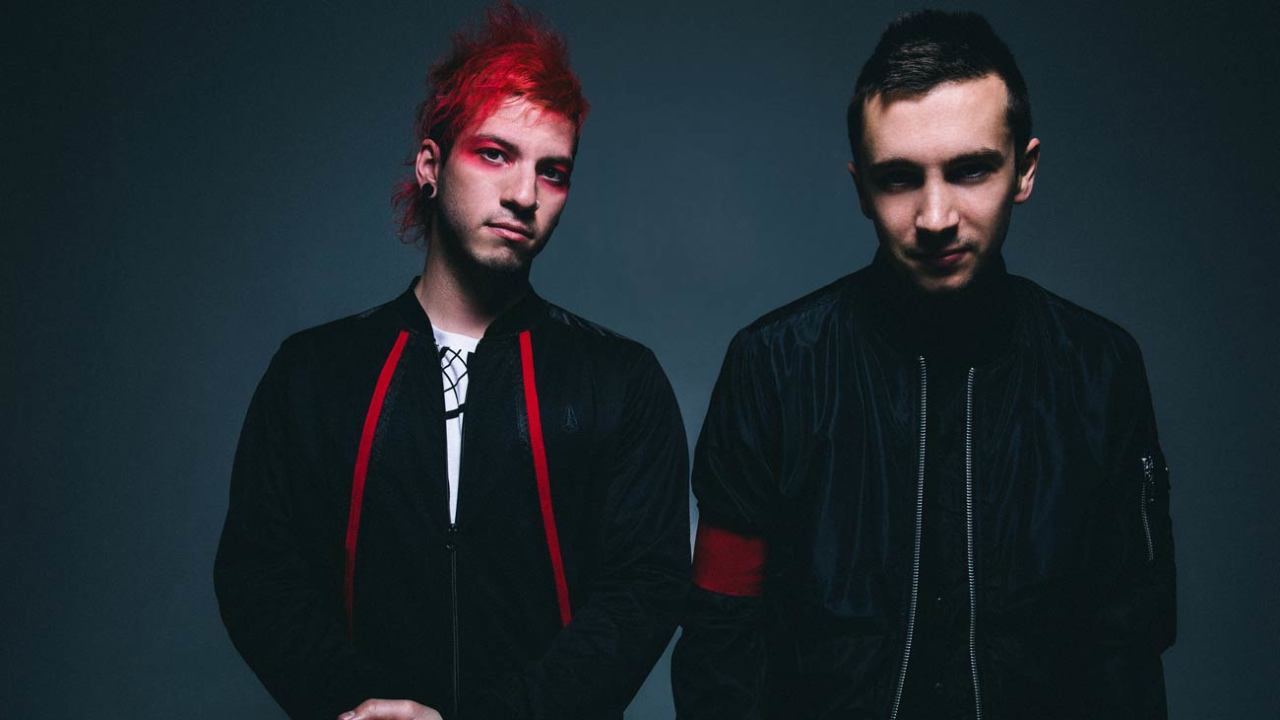 Twenty One Pilots Josh Explains Stage Makeup Louder