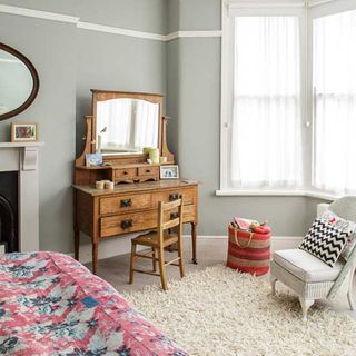 bedroom with dressing table