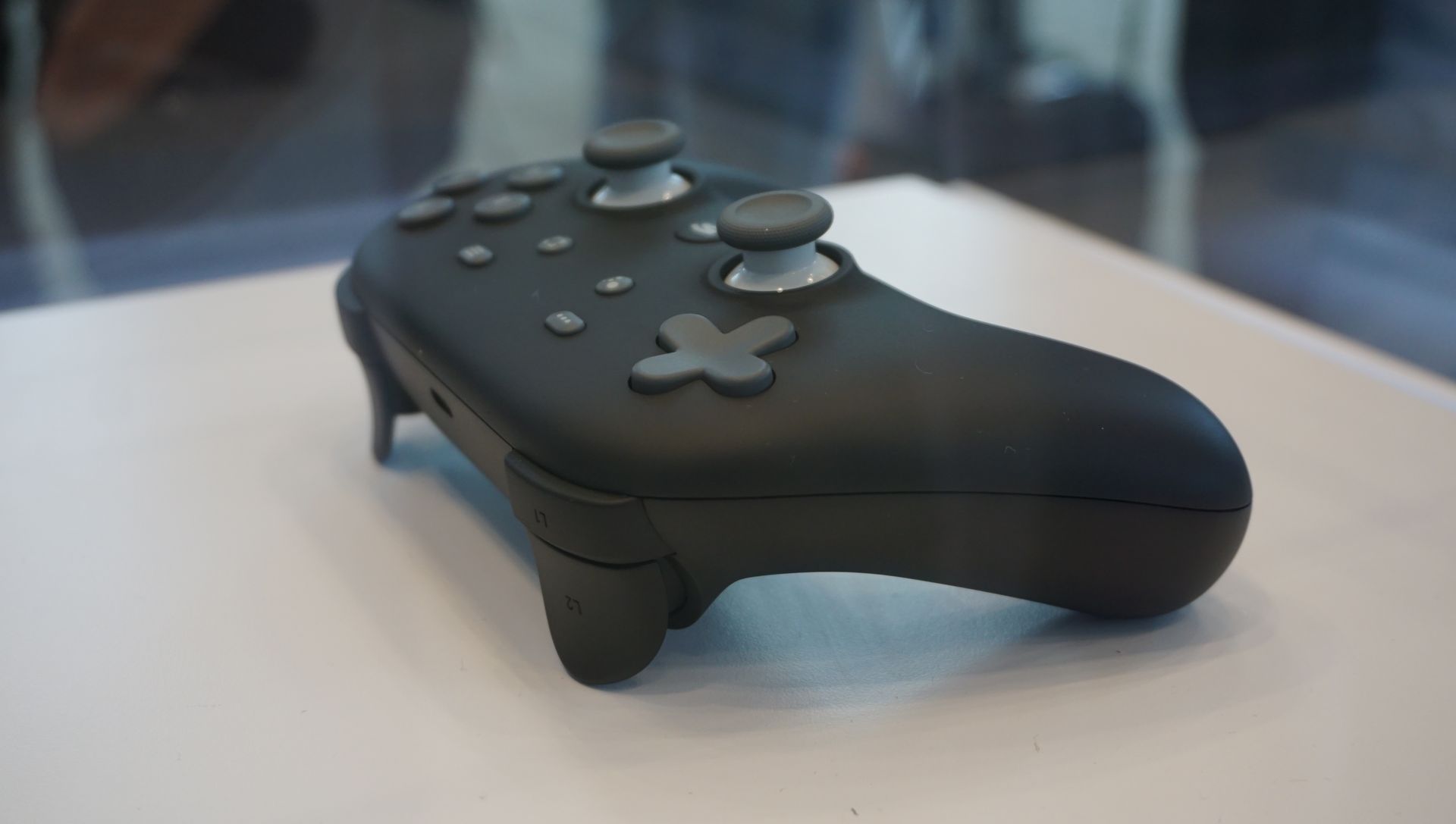 Ensikatsauksessa Stadia peliohjain TechRadar