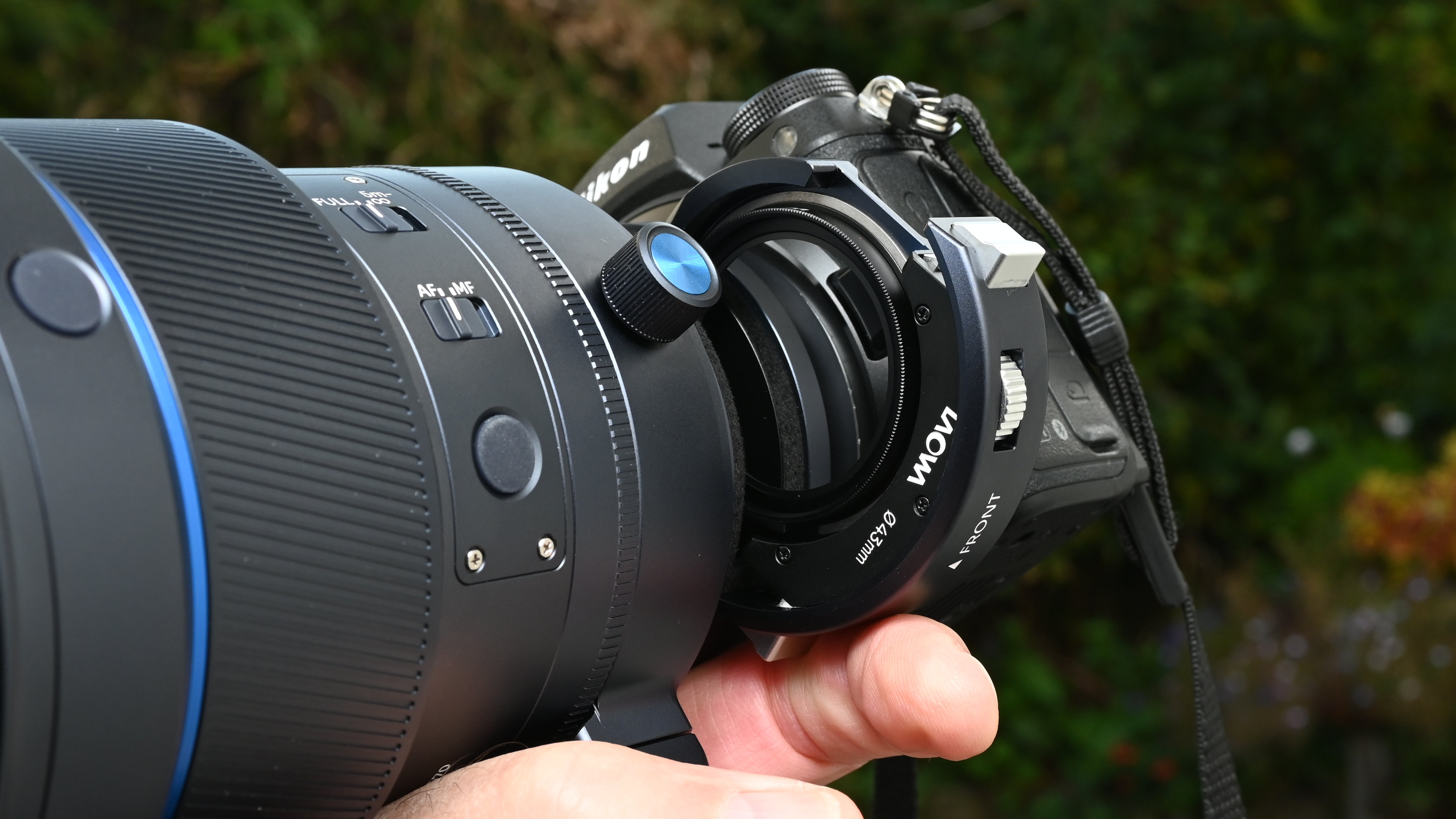 Laowa 200mm f/2 AF FF product shot