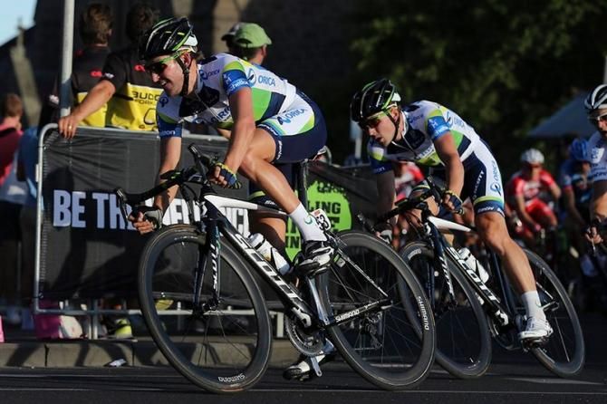Wesley Sulzberger leads Leigh Howard.