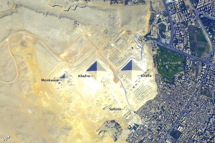 Astronaut photo of Egypt&#039;s pyramids