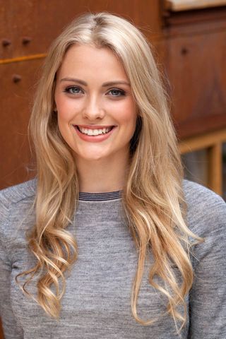 Model Wallis takes over role of Holly in Hollyoaks