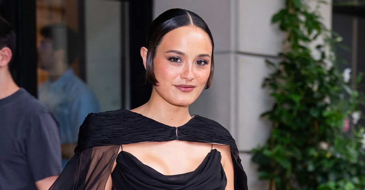 Hate Wearing All Black? Cool Girls Wear It With This Anti-Trend Color to Make It Look Fresher