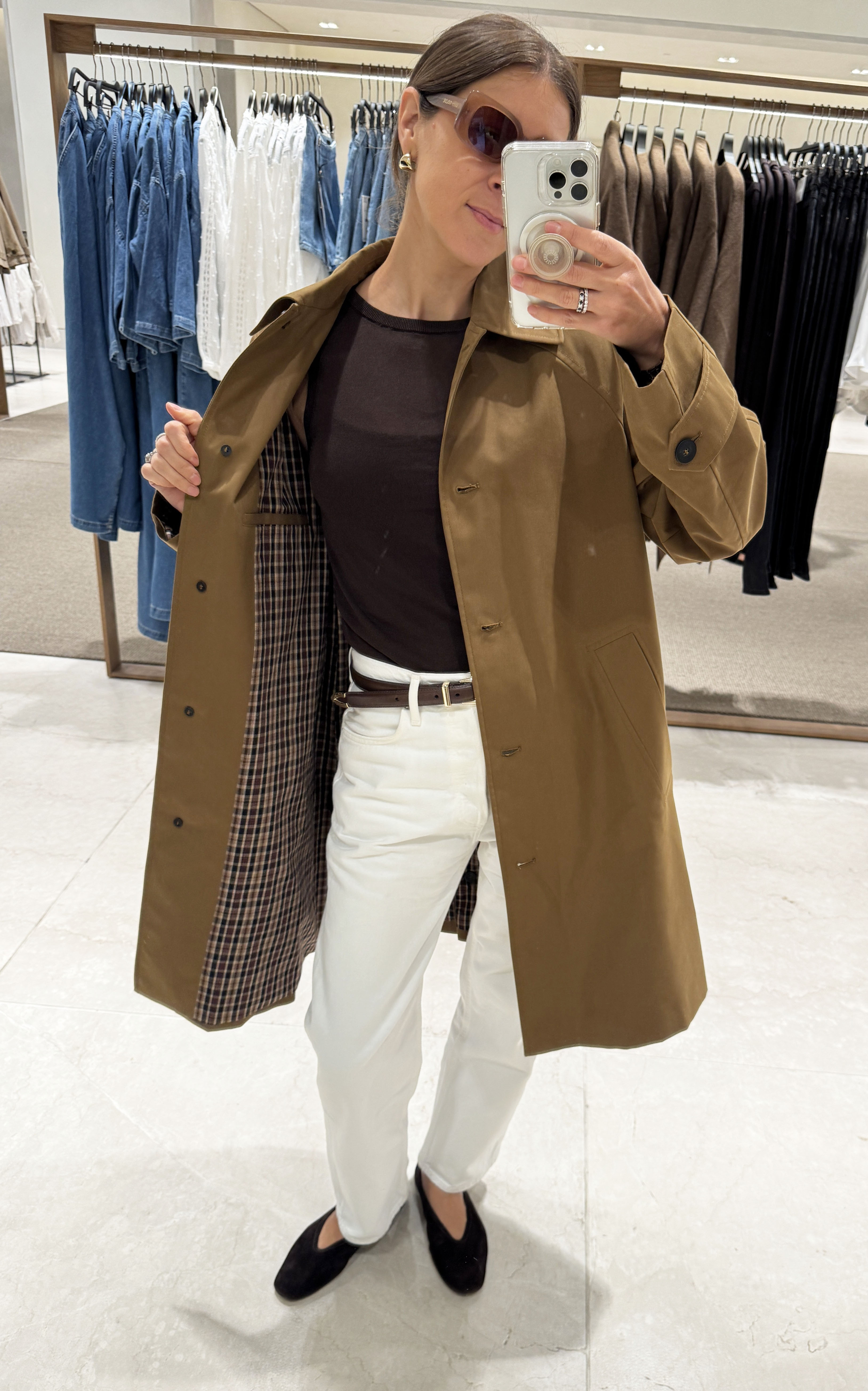 Judith Jons wearing a Zara trench coat