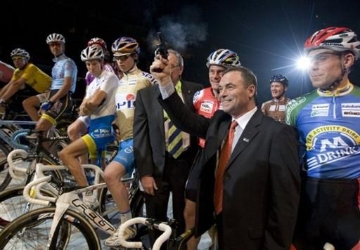Bernard Hinault fired the opening gun on the Rotterdam Six Day