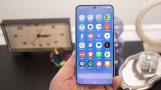 Samsung Galaxy S25 showing app drawer screen