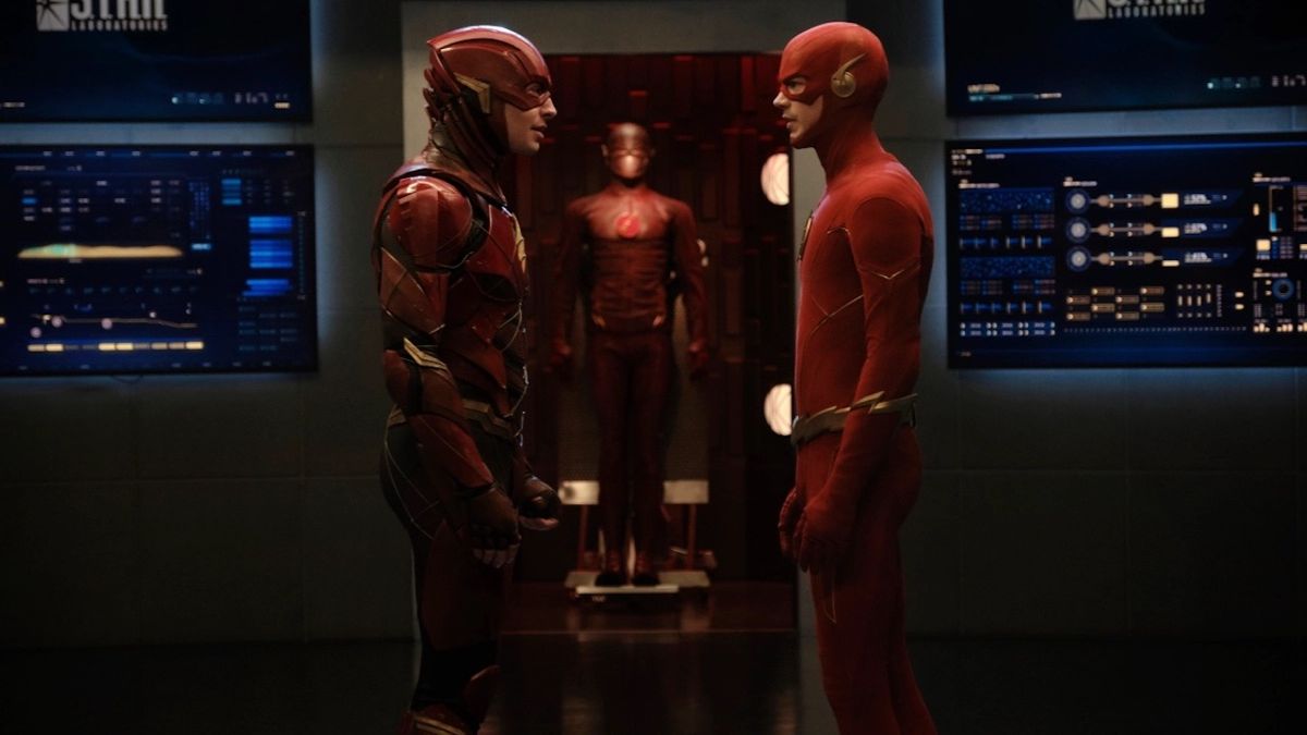 Grant Gustin and Ezra Miller&#039;s Flashes face to face in Crisis on Infinite Earths