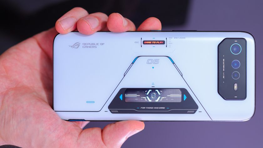 Photo of the Asus ROG Phone 6 – Pro edition in white
