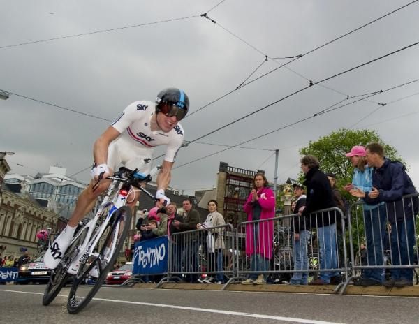 Bradley Wiggins blazes to victory in the opening stage of the 2010 Giro d'Italia on the streets of Amsterdam.