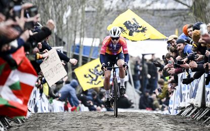 Lotte Kopecky on the Oude Kwaremont