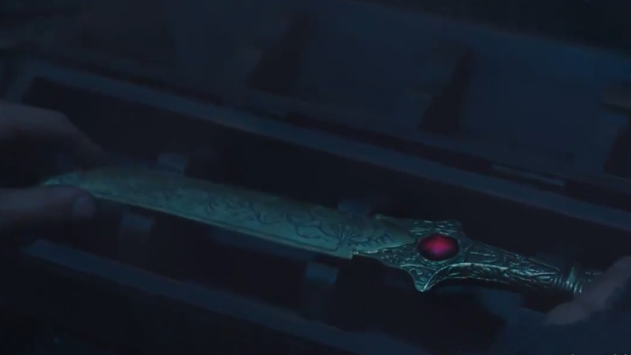 The ruby-hilted dagger in The Wheel of Time season 1