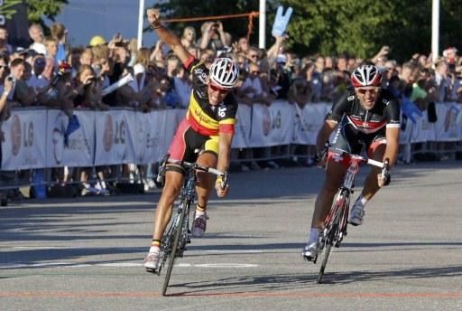 Gilbert beats Cancellara in the sprint