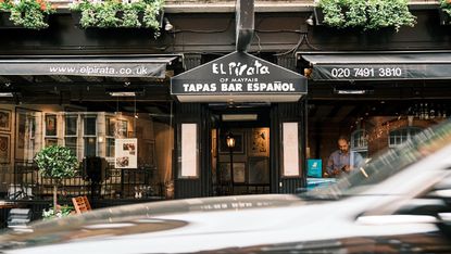 Plates seen from above at El Pirata