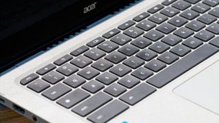 Acer Chromebook Vero 514 highlighted E and R keys