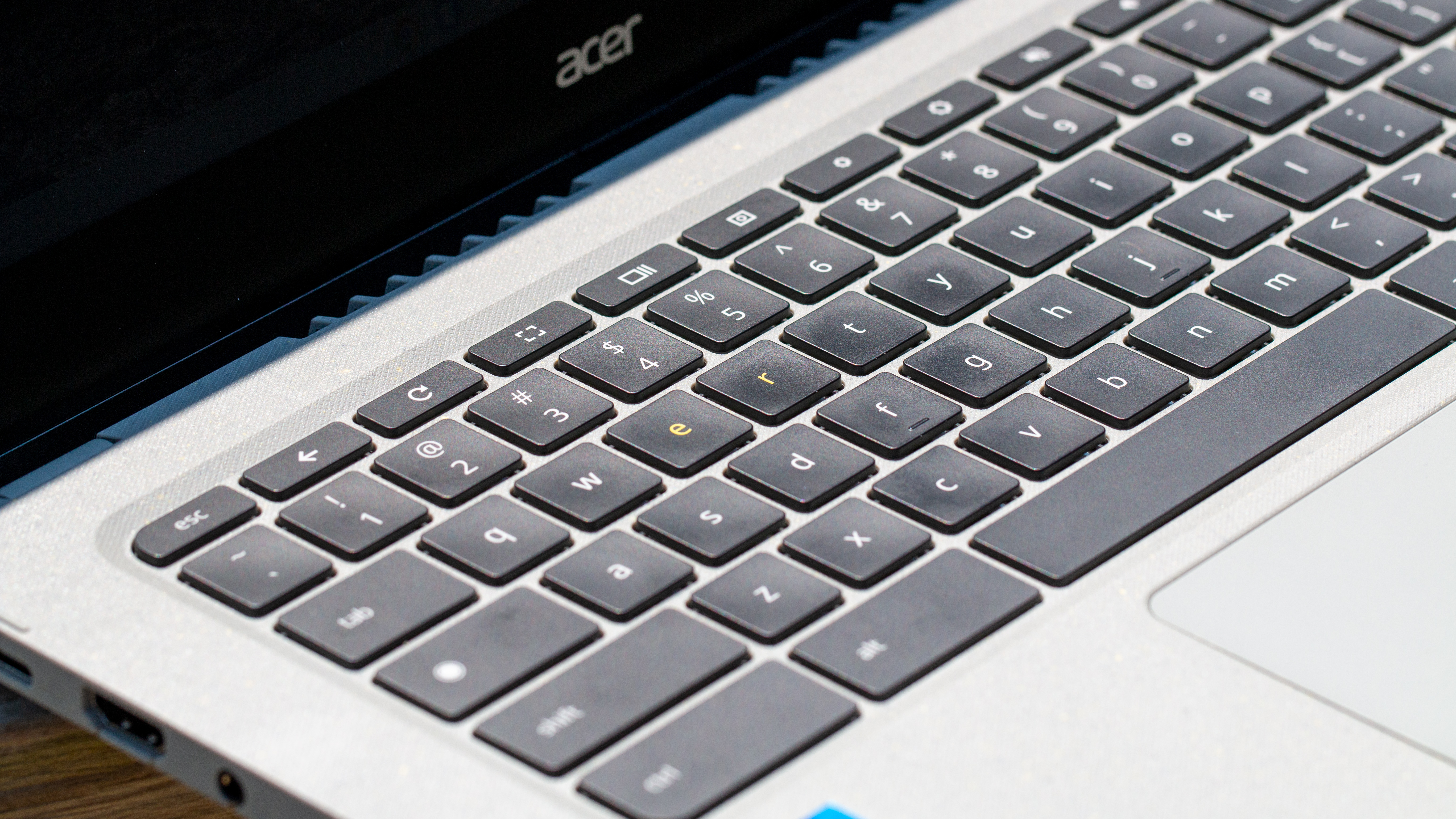 Acer Chromebook Vero 514 highlighted E and R keys