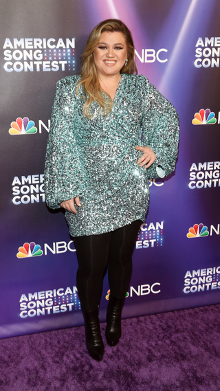 Kelly Clarkson attends the NBC's "American Song Contest" Week 3 Red Carpet at Universal Studios Hollywood on April 04, 2022 in Universal City, California