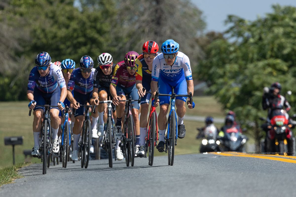At the second KOM point, the race fractured into a number of smaller groups separated by a few minutes.