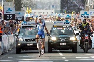 Tom Boonen celebrates his victory in 2005. Can he do it again? Or rather, can anyone stop him?
