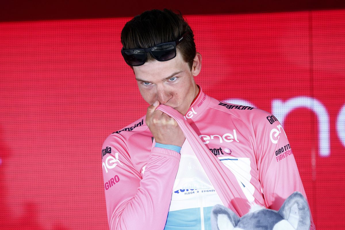 Bob Jungels (Etixx-Quickstep) in the maglia rosa