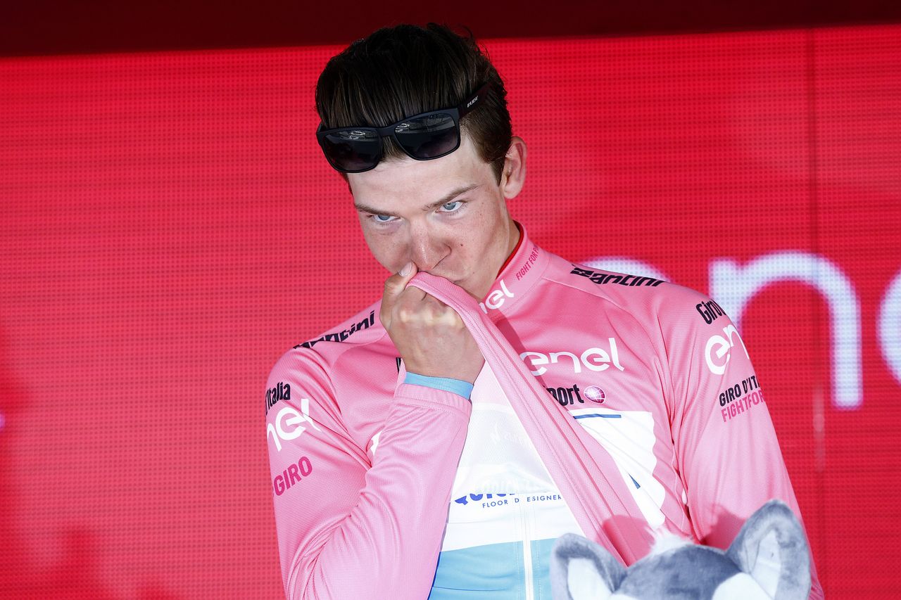 Bob Jungels (Etixx-Quickstep) in the maglia rosa