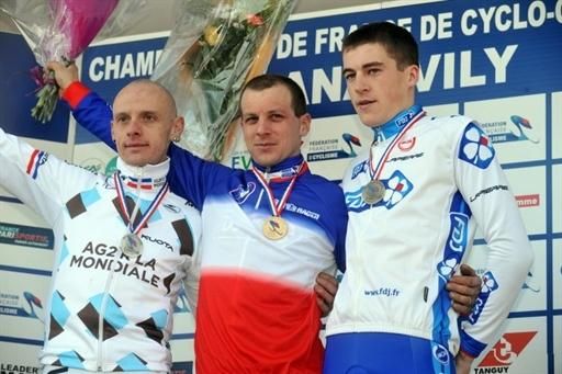 The elite men's podium in Lanarvily: John Gadret (AG2R), Francis Mourey (FDJ) and Arnold Jeannesson