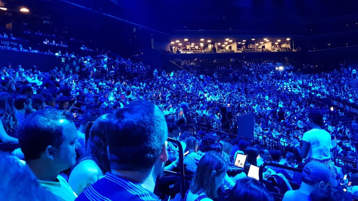 One or two other people here...