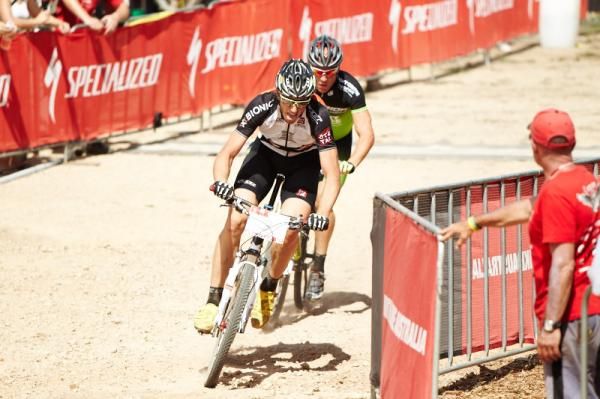 Van Der Ploeg and Jongerwaard work together to form an unassailable lead