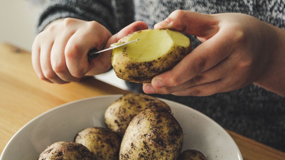 Гмо картофель. Green Potatoes. Humble Potato. Potato Juice.