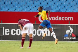 Peter Shalulile celebrates goal against Stellenbosch FC
