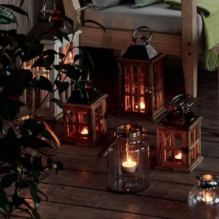 wooden flooring with wooden lantern and lights