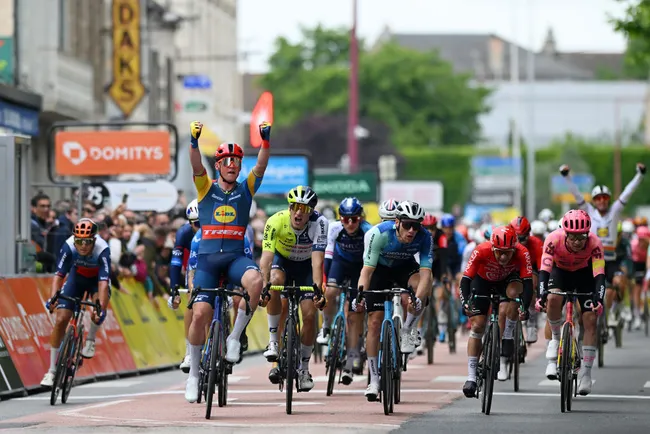 Mads Pedersen vince a Saint-Pourçain-sur-Sioule (foto: Getty Images)