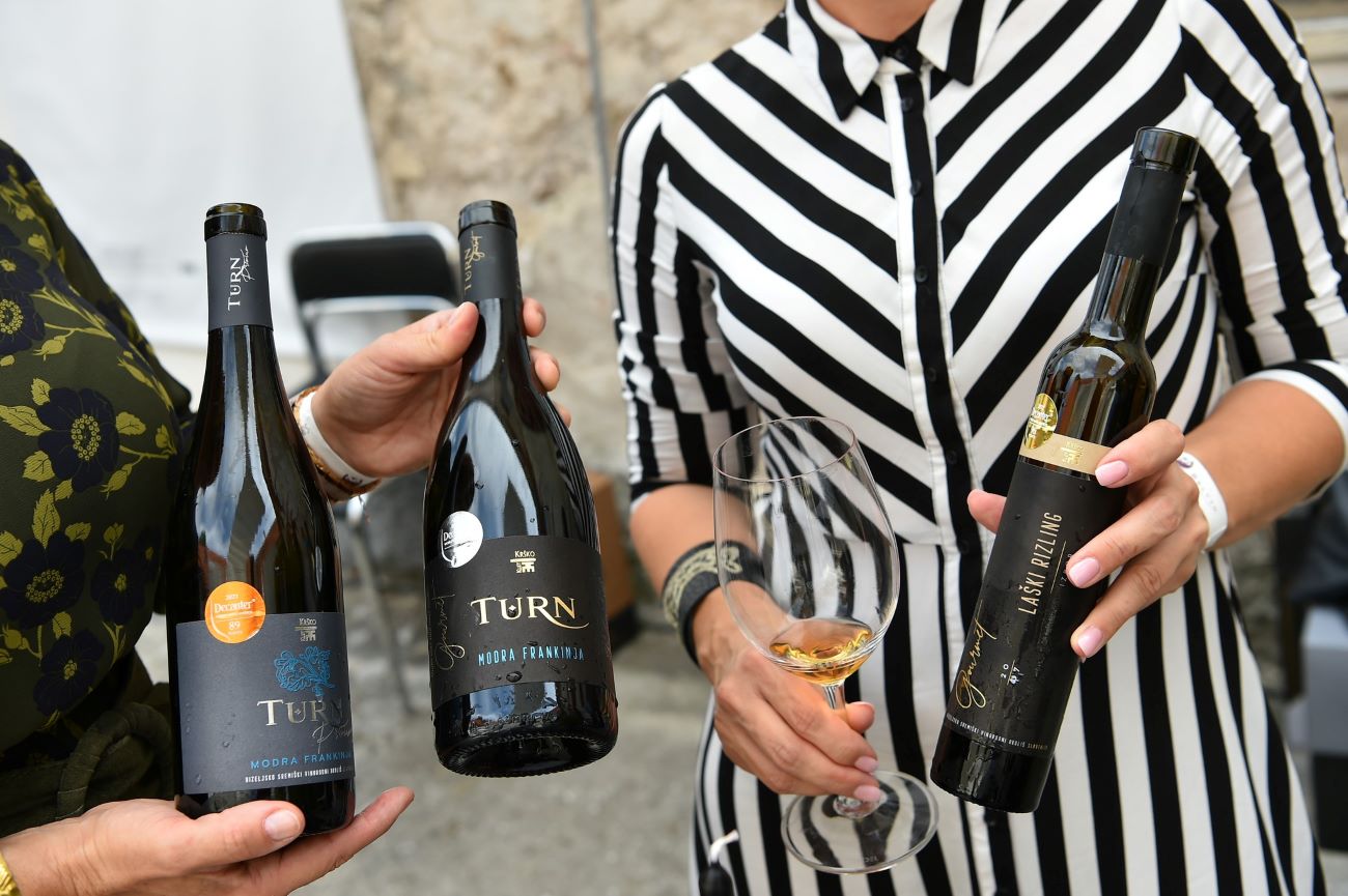 DWWA 2021 award-winning wines presented at Salon of Decanter Award Winners