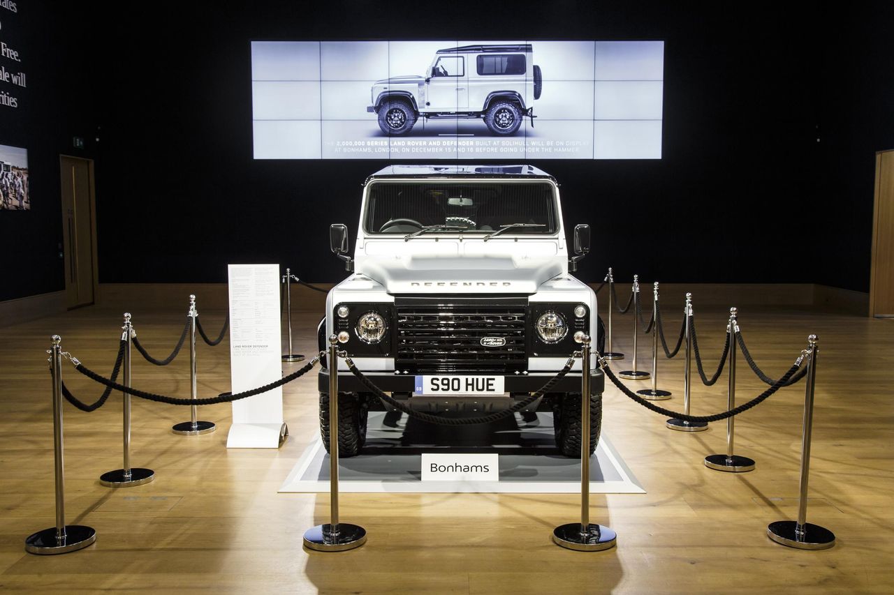 bonhams_defender2m_087.jpg