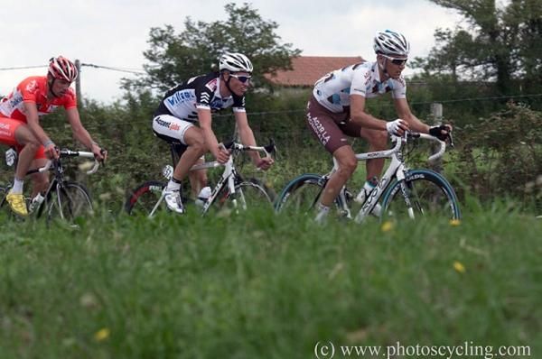 Guillaume Bonnafond (AG2R La Mondiale) leads the break.