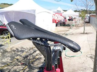 The new Specialized Phenom saddle offers much of the same light weight as the road-going Toupé, but in a more MTB-friendly shape and without the harsh plastic ends.